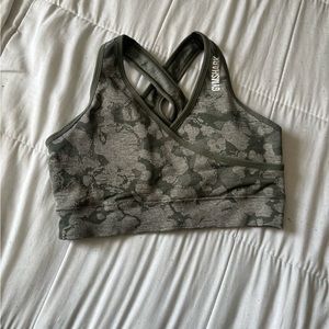 Size Small Green Gym Shark Adapt camo sports bra